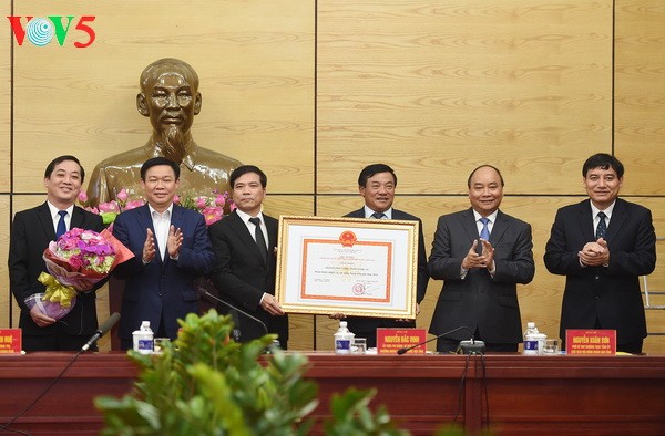 Premierminister Nguyen Xuan Phuc: Nghe An soll bis 2025 eine überdurchschnittliche Provinz werden - ảnh 1